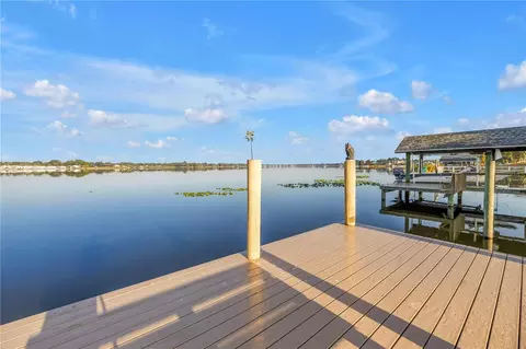 11126 Harborside Dr, Largo, FL 33773