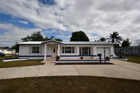 2255 Leslee Lake Dr N, Saint Petersburg, FL 33713