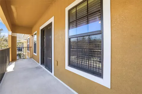 Exterior - 5723 Kingletsound Pl, Lithia, FL 33547 photo 5 of 5