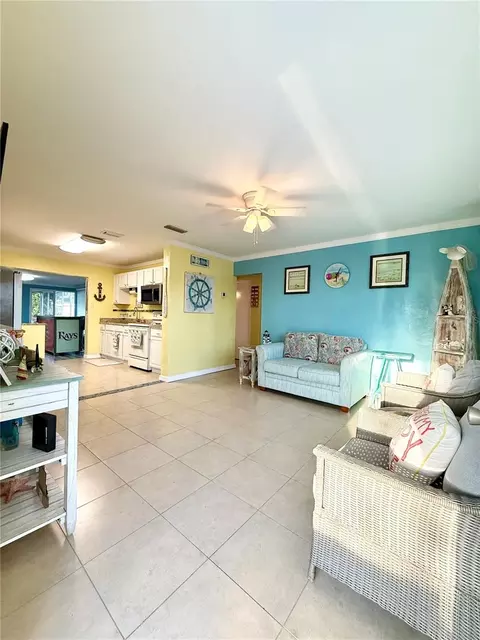 Living - 43 Hibiscus Dr, Ormond Beach, FL 32176 photo 3 of 4