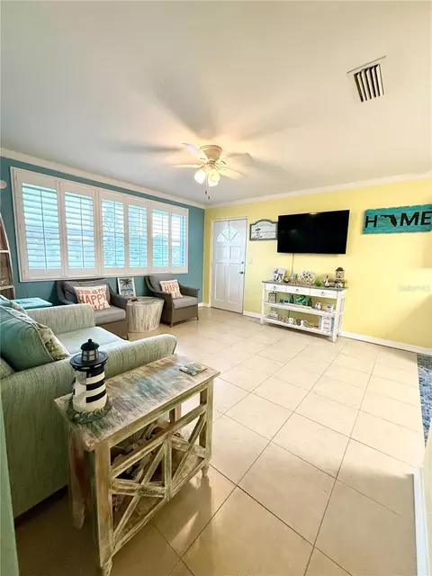 Living - 43 Hibiscus Dr, Ormond Beach, FL 32176 photo 4 of 4