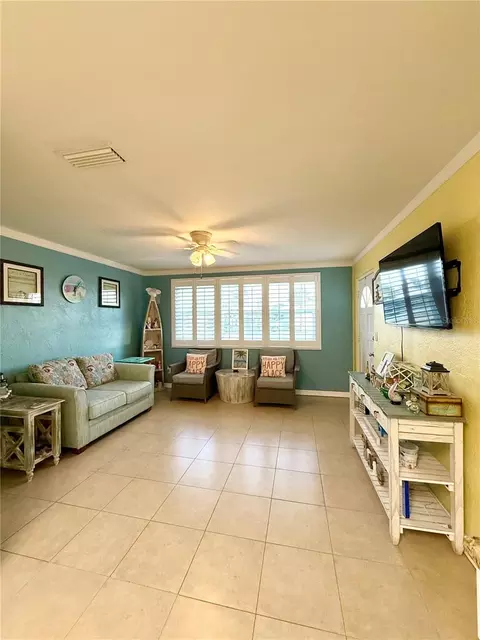 Living - 43 Hibiscus Dr, Ormond Beach, FL 32176 photo 2 of 4