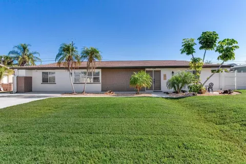 5028 42nd St S, Saint Petersburg, FL 33711