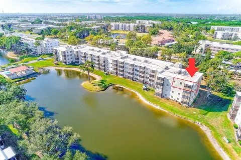 6070 80th St N #415, Saint Petersburg, FL 33709