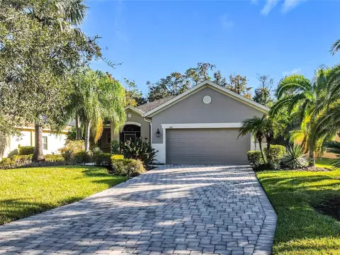 100 Vizcaya Ct, Poinciana, FL 34759