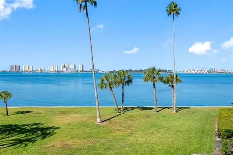 100 Oakmont Ln #301, Belleair, FL 33756