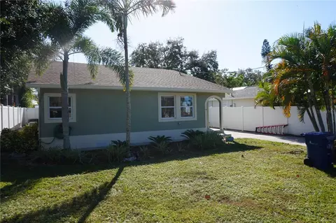 2436 Arapaho St, Sarasota, FL 34231