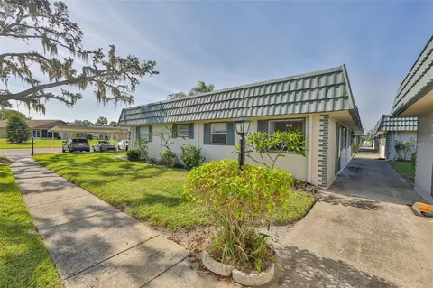 1811 Bedford Ln #153, Sun City Center, FL 33573