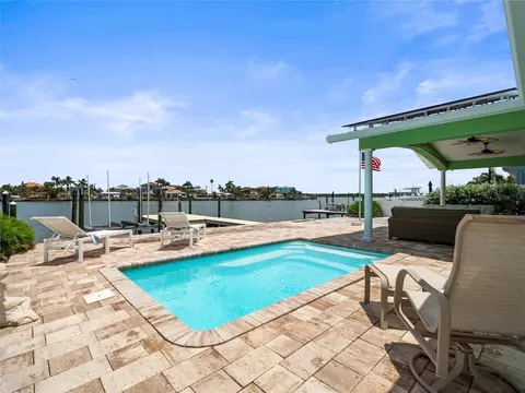 16129 4th St E, Redington Beach, FL 33708