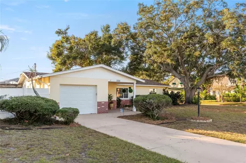 226 75th St N, Saint Petersburg, FL 33710