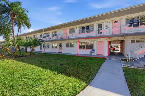 5876 21st St N #5, Saint Petersburg, FL 33714