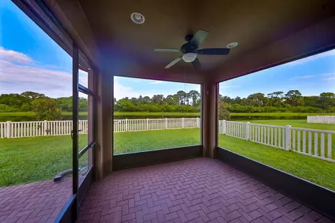 Exterior - 1606 Cabbage Key Dr, Ruskin, FL 33570 photo 2 of 5