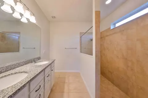 Bath - 1606 Cabbage Key Dr, Ruskin, FL 33570 photo 1 of 2