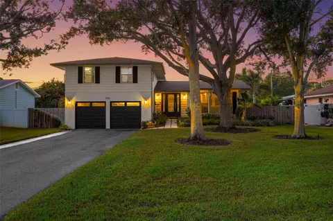 5510 Venetian Blvd NE, Saint Petersburg, FL 33703