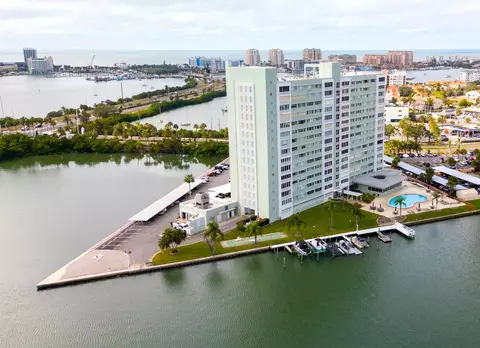 31 Island Way #703, Clearwater Beach, FL 33767