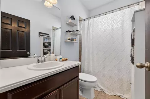 Bath - 11403 Camden Yard Ln, Lithia, FL 33547 photo 2 of 5