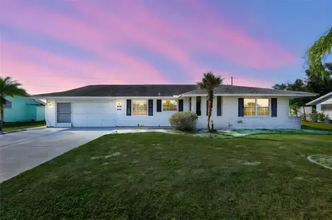 1502 Desert Hills Dr, Sun City Center, FL 33573