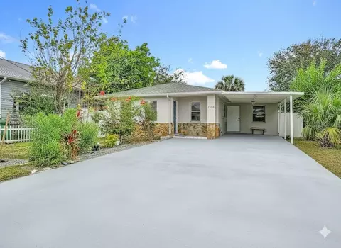 2520 W Saint John St, Tampa, FL 33607