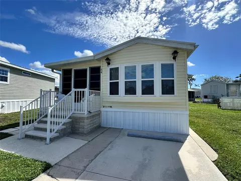 54 Crown Point Dr, Nokomis, FL 34275