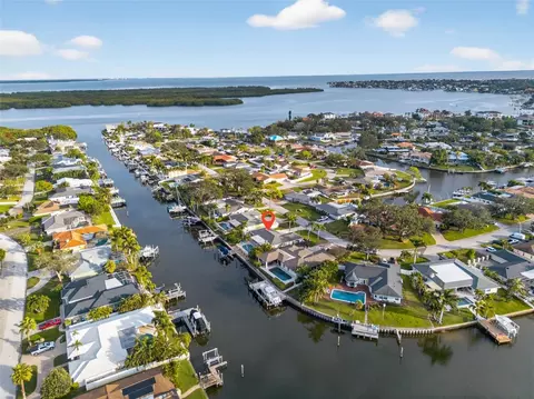 1963 Tanglewood Dr NE, Saint Petersburg, FL 33702