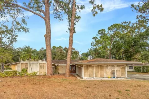 8306 W Forest Cir, Tampa, FL 33615