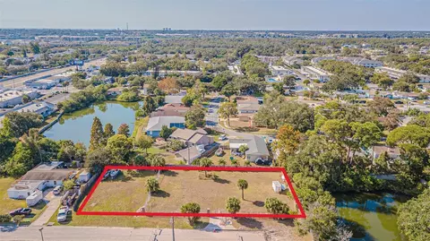 7550 90th St, Seminole, FL 33777