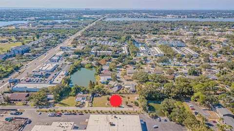 7550 90th St, Seminole, FL 33777