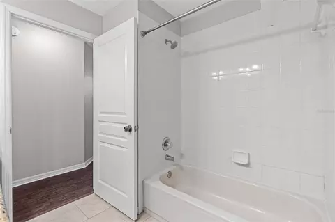 Bath - 6006 Chellas Ct, Lutz, FL 33558 photo 4 of 4