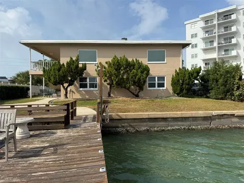 283 104th Ave #104, Treasure Island, FL 33706