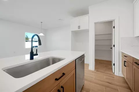 Kitchen - 5745 Wallis Ln, Saint Cloud, FL 34771 photo 4 of 5