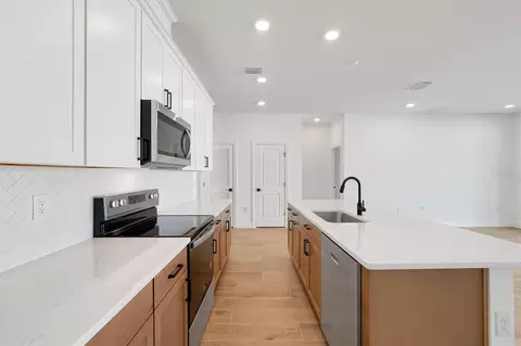 Kitchen - 5745 Wallis Ln, Saint Cloud, FL 34771 photo 3 of 5