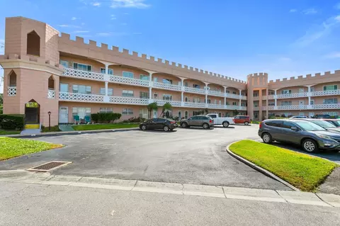 2457 Ecuadorian Way #59, Clearwater, FL 33763