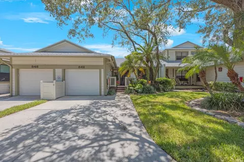 842 Amelia Ct NE, Saint Petersburg, FL 33702