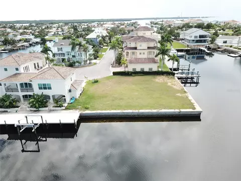 5415 Captains Ct, New Port Richey, FL 34652
