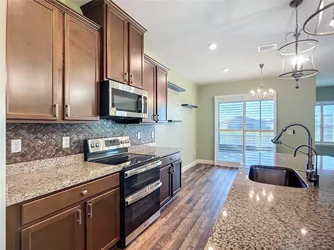 Kitchen - 6203 115th Ave E, Parrish, FL 34219 photo 3 of 12