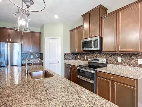 Kitchen - 6203 115th Ave E, Parrish, FL 34219 photo 8 of 12