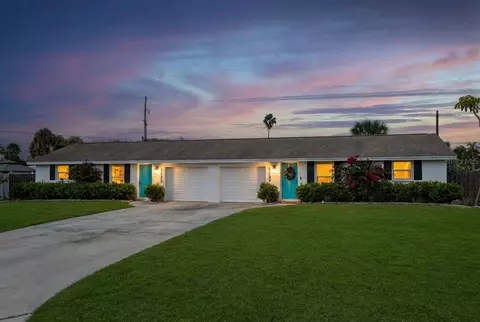 2233 Michele Dr, Sarasota, FL 34231
