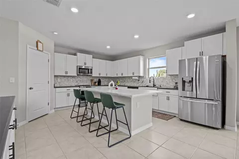 Kitchen - 13549 Willow Bluestar Loop, Riverview, FL 33579 photo 2 of 4