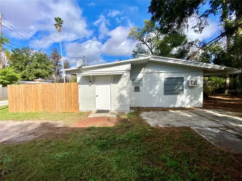 18107 Lake Front Dr, Lutz, FL 33548