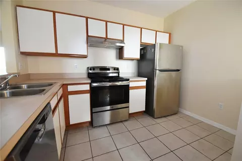 Kitchen - 9612 Seadale Ct #201, Riverview, FL 33578 photo 2 of 8
