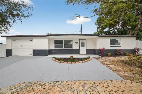 5041 Moog Rd, New Port Richey, FL 34652