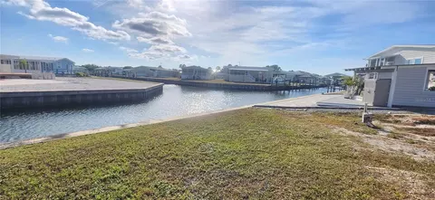 158 S Saint Thomas Cir, Apollo Beach, FL 33572