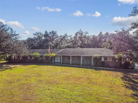 1900 Capri Rd, Valrico, FL 33594