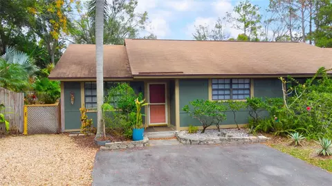 1009 Willow Pond Dr, Safety Harbor, FL 34695