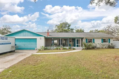 4871 Mockingbird Dr, Dade City, FL 33523