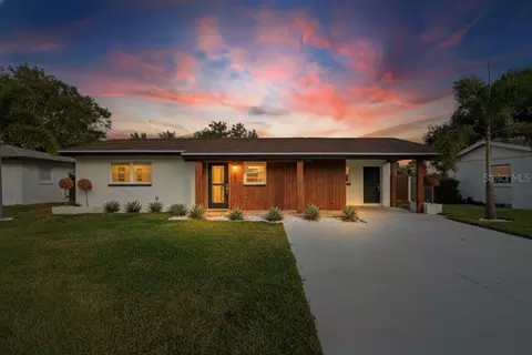4623 Carson St NE, Saint Petersburg, FL 33703
