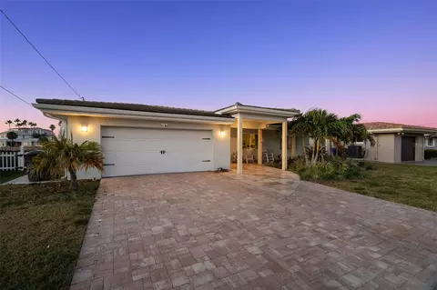 2288 Edythe Dr, Dunedin, FL 34698