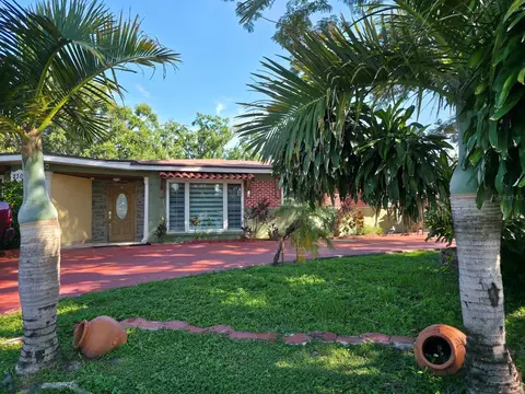 2301 W Robson St, Tampa, FL 33604