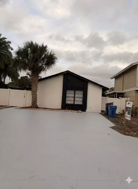 10507 Parkcrest Dr, Tampa, FL 33624