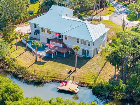 1580 Macchesney Dr, Tarpon Springs, FL 34689
